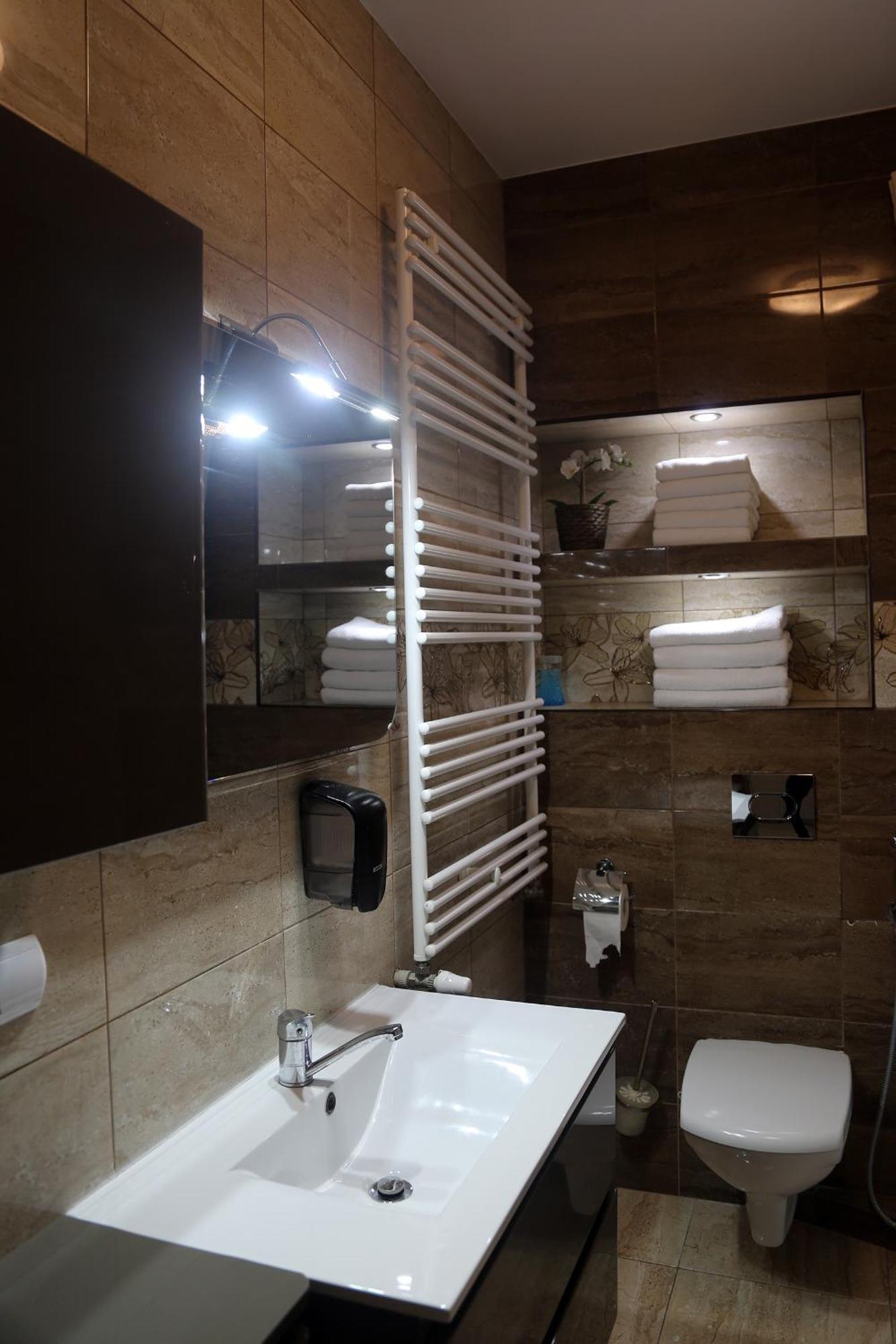 Apartamenty Uniejow "Prywatne Kapiele Termalne" Esterno foto